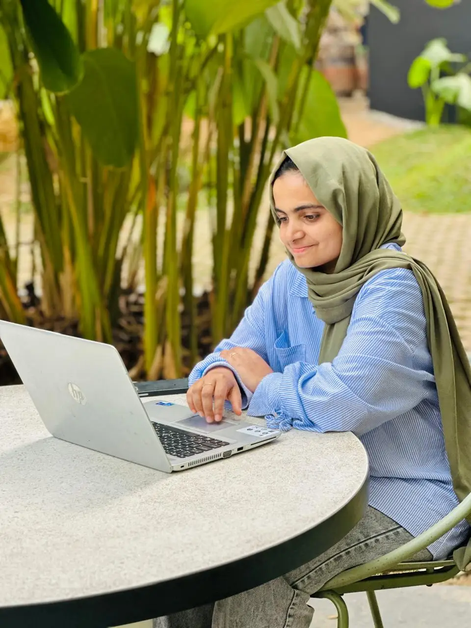 best digital marketing strategist in Wayanad working on laptop